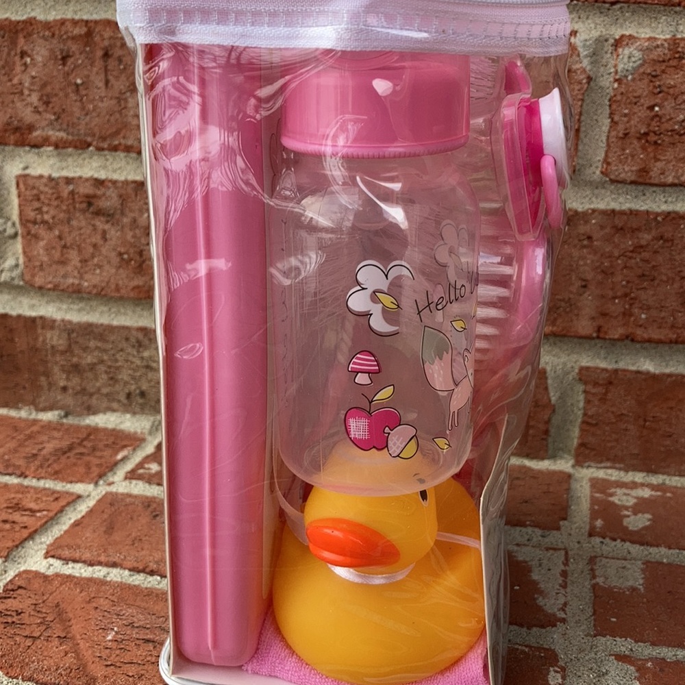 Le Bebe Favorite Baby Girl 10-Piece Pink Gift Set - Picture 4 of 9